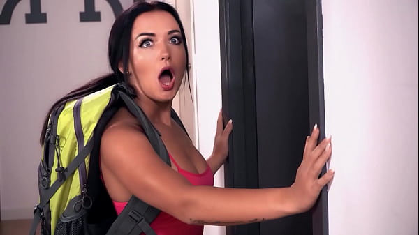 Spanish Babe Ginebra Bellucci Deepthroats BBC & Gets Fucked Deep In Her Tight Pussy – HORNY HOSTEL